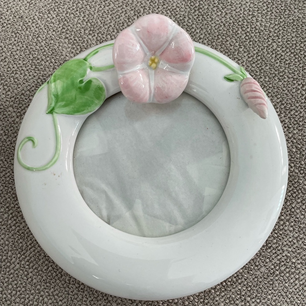 Hand painted 5” picture frame with dimensional flower and carrot